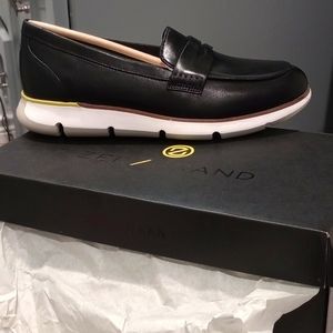 Cole haan zero gravity size 8 women's loafers